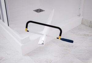 Forte three-sided PVC shower enclosure DELTA series - Image 2